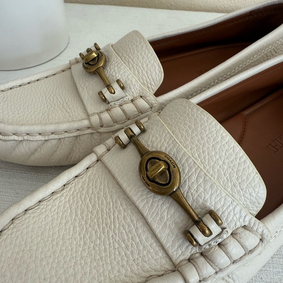 New Coach Ivory Leather Flexible Loafers - Picture 7 of 13